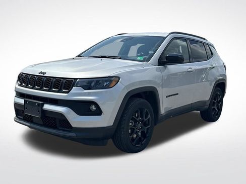 Used 2025 Jeep Compass Latitude w/ Convenience Group AWD/4WD image 2