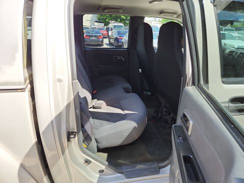 Used 2005 Chevrolet Colorado LS RWD image 23