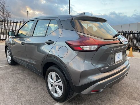 Used 2021 Nissan Kicks S image 6