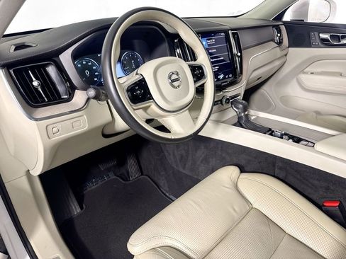 Used 2018 Volvo XC60 T5 Inscription w/ Luxury Seat Package image 9