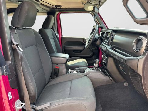 Used 2022 Jeep Wrangler Sport AWD/4WD image 9