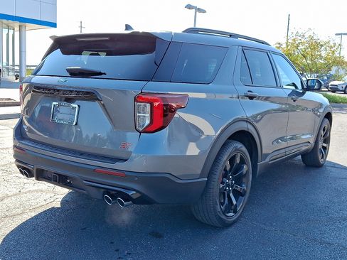 Used 2023 Ford Explorer ST w/ Equipment Group 401A image 6