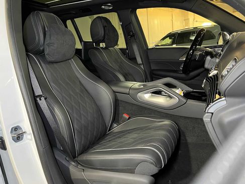 New 2026 Mercedes-Benz Maybach GLS 600 4MATIC image 13