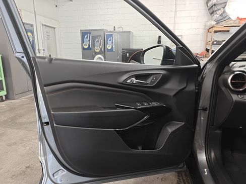 Certified 2026 Chevrolet Trax RS w/ Sunroof Package FWD image 21