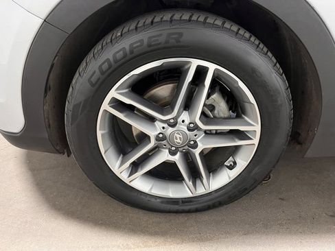 Used 2017 Hyundai Santa Fe Limited image 28