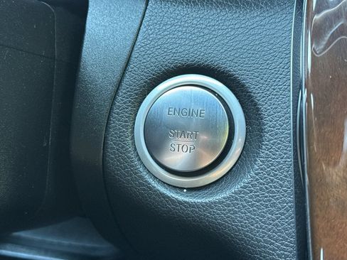 Used 2017 Mercedes-Benz GLC 300 4MATIC image 22