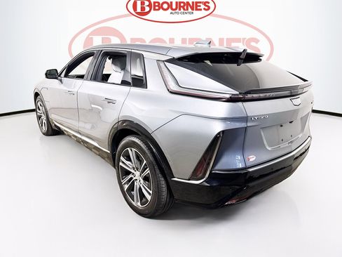Used 2024 Cadillac Lyriq Luxury w/ LPO, Floor Liner Package AWD/4WD image 9