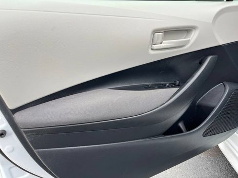 Used 2025 Toyota Corolla LE FWD image 17