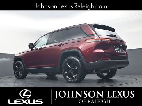 Used 2022 Jeep Grand Cherokee Altitude image 17