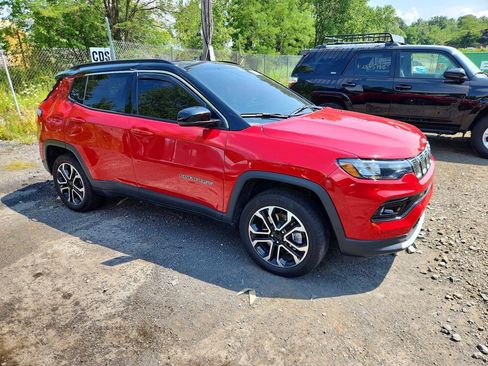 Used 2024 Jeep Compass Limited AWD/4WD image 1