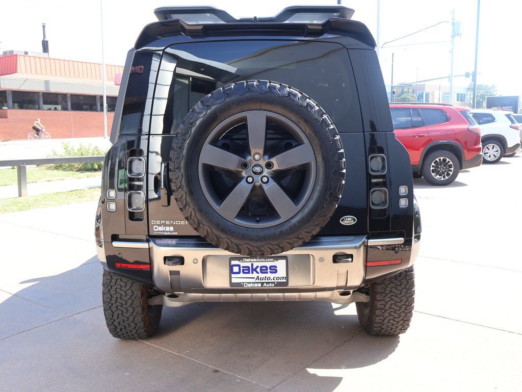 Used 2023 Land Rover Defender 110 X AWD/4WD image 4