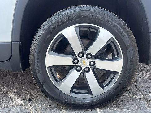 Used 2020 Chevrolet Traverse LT w/ LT Premium Package AWD/4WD image 8