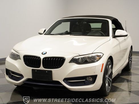 Used 2017 BMW 230i Convertible image 18
