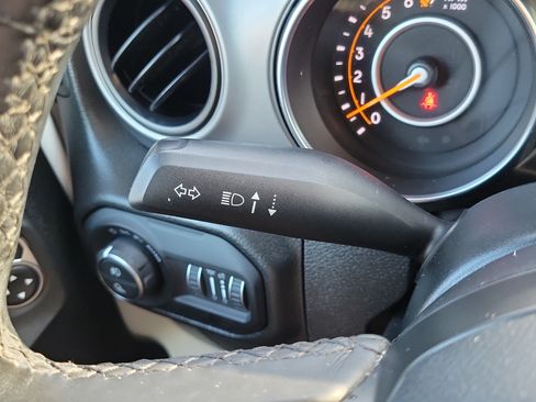 Used 2022 Jeep Gladiator Sport AWD/4WD image 28