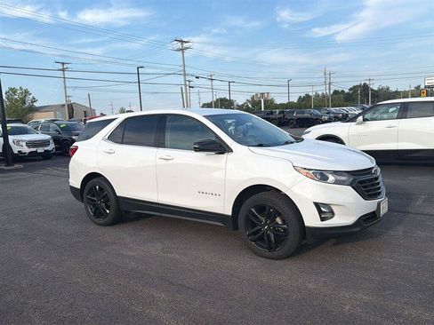 Used 2020 Chevrolet Equinox LT w/ Sport Edition AWD/4WD image 2