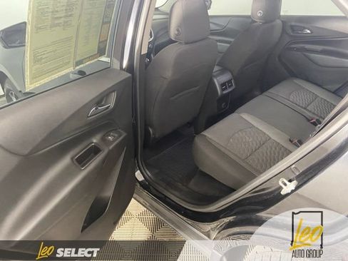 Used 2018 Chevrolet Equinox LT FWD image 18