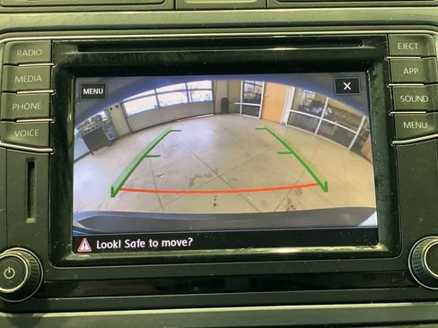 Used 2017 Volkswagen Tiguan Limited w/ Premium Package image 20