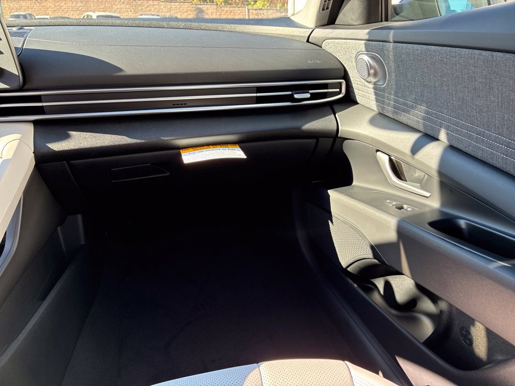 New 2026 Hyundai Elantra SEL Sport FWD image 36