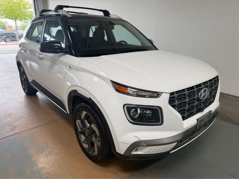 Used 2022 Hyundai Venue Limited FWD image 5