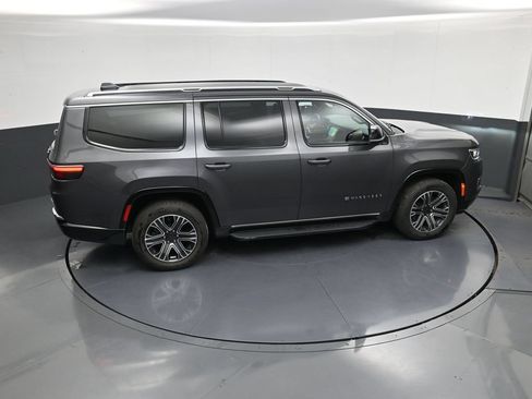 Used 2024 Jeep Wagoneer Series II w/ Flexible Seating Group AWD/4WD image 33