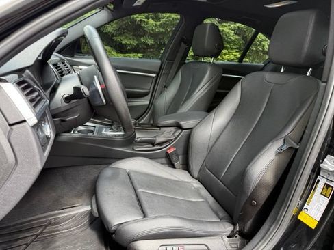 Used 2017 BMW 330i Sedan RWD image 10