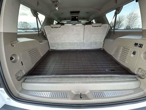 Used 2016 Chevrolet Suburban LT w/ LT Signature Package image 17