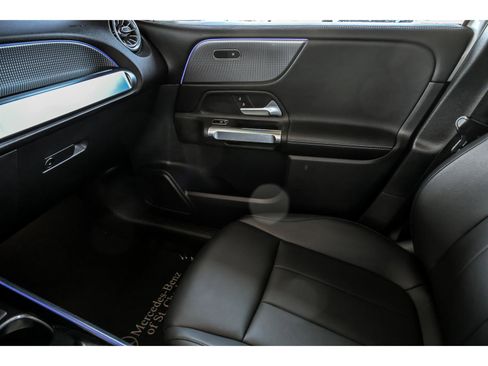 Certified 2022 Mercedes-Benz GLB 250 4MATIC image 22