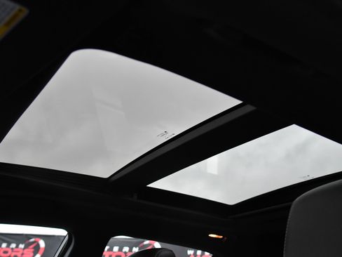 Used 2023 Chrysler 300 S image 35