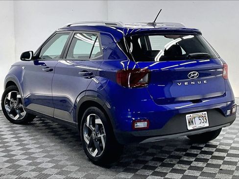 Used 2023 Hyundai Venue Limited w/ Cargo Package image 10