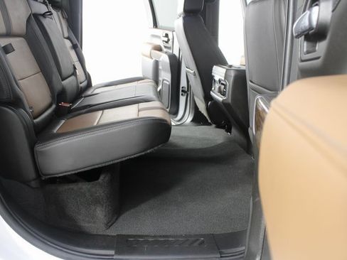 Used 2022 Chevrolet Silverado 2500 High Country w/ Z71 Off-Road Package image 23