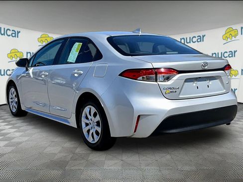 Used 2025 Toyota Corolla LE FWD image 4