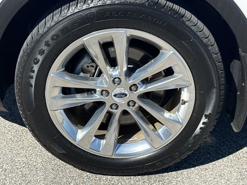 Used 2018 Ford Explorer XLT w/ Equipment Group 202A AWD/4WD image 10
