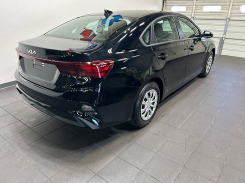 Used 2023 Kia Forte LX FWD image 3