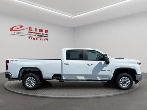 Used 2025 Chevrolet Silverado 2500 LT w/ Convenience Package AWD/4WD image 11