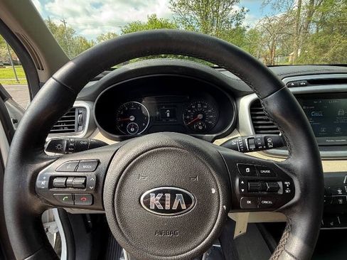 Used 2017 Kia Sorento FWD w/ LX Convenience Package image 9