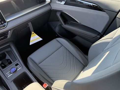 New 2026 Volkswagen Tiguan SE R-Line image 27