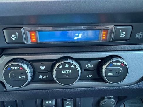 Used 2019 Toyota Tacoma TRD Sport AWD/4WD image 22