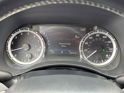 Used 2023 Toyota Highlander XLE image 9