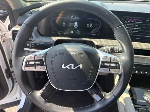 Certified 2024 Kia Telluride EX w/ EX Captain's Chair Package FWD image 24