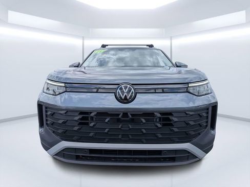 Certified 2025 Volkswagen Tiguan S FWD image 8