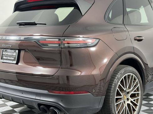 Certified 2022 Porsche Cayenne AWD/4WD image 10