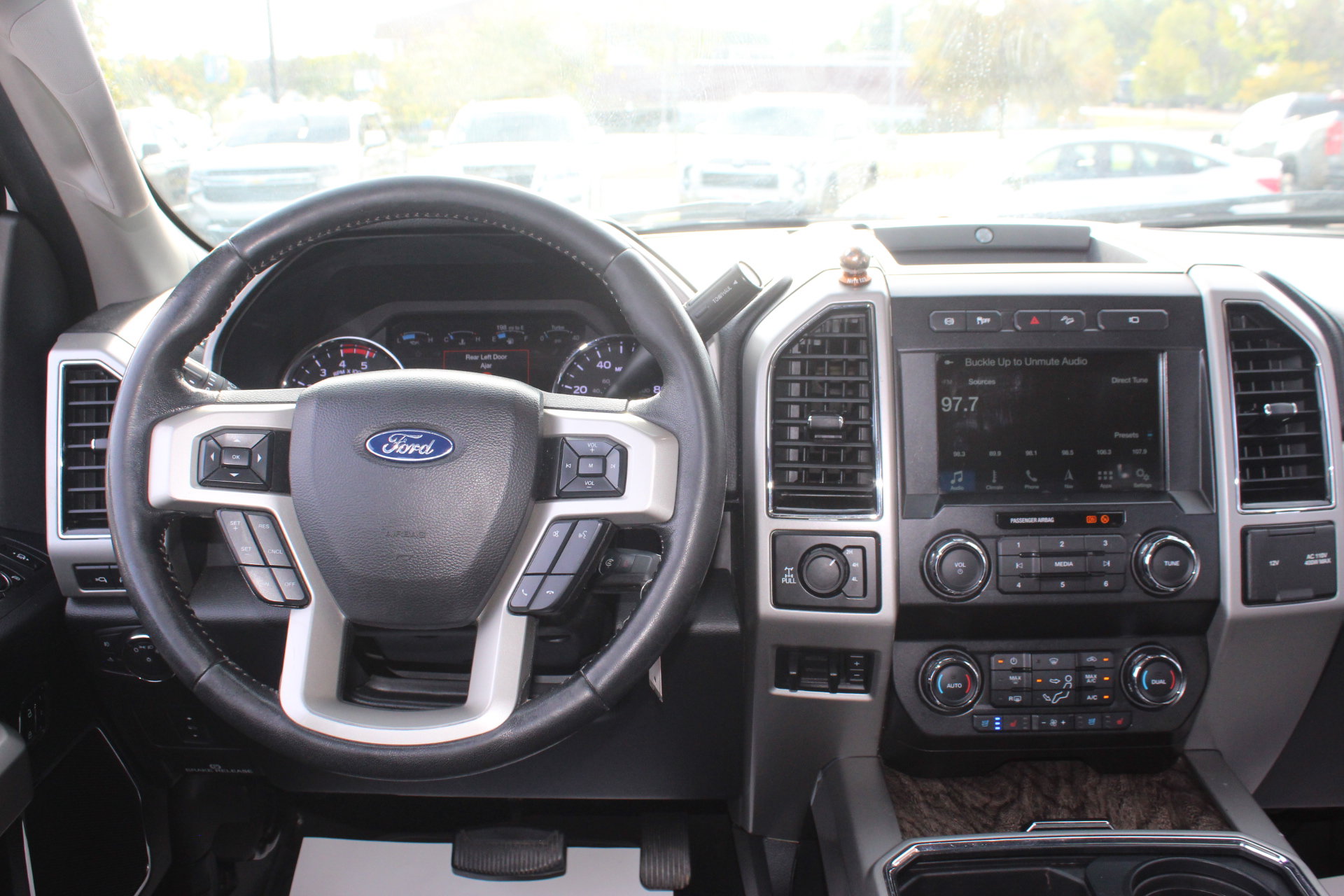 Used 2019 Ford F250 Lariat w/ Lariat Value Package AWD/4WD image 27