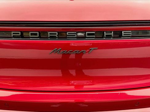 Used 2024 Porsche Macan Turbo AWD/4WD image 32