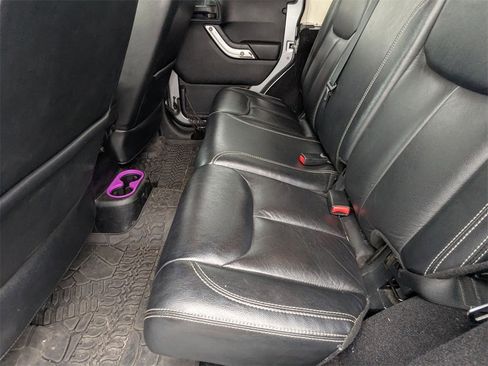 Used 2015 Jeep Wrangler Unlimited Sahara w/ Connectivity Group image 16