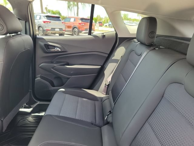 Used 2025 Chevrolet Trax LT FWD image 9