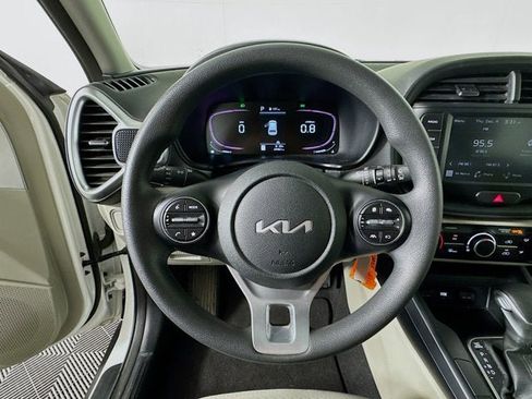 Certified 2023 Kia Soul LX image 11