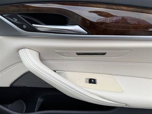 Used 2019 BMW 540i xDrive w/ M Sport Package image 16