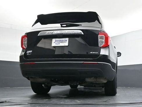 Used 2023 Ford Explorer XLT image 28