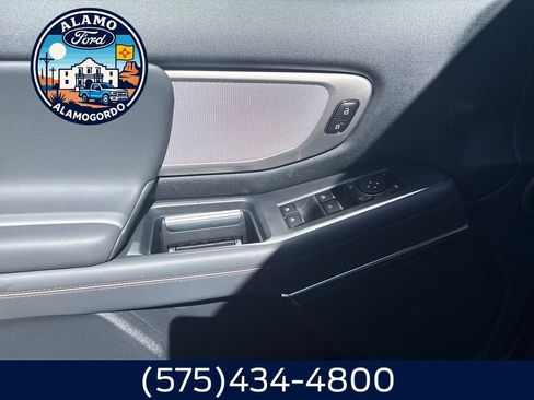 New 2025 Ford Expedition Active image 3