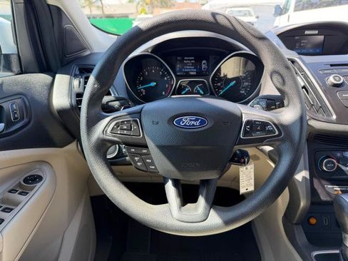 Used 2017 Ford Escape SE AWD/4WD image 32